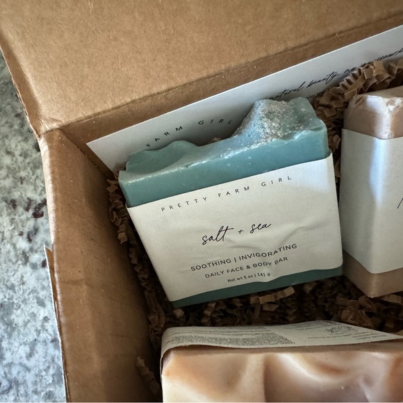 Pretty farm girl tallow and goat milk bar soap - Picture 4 of 5